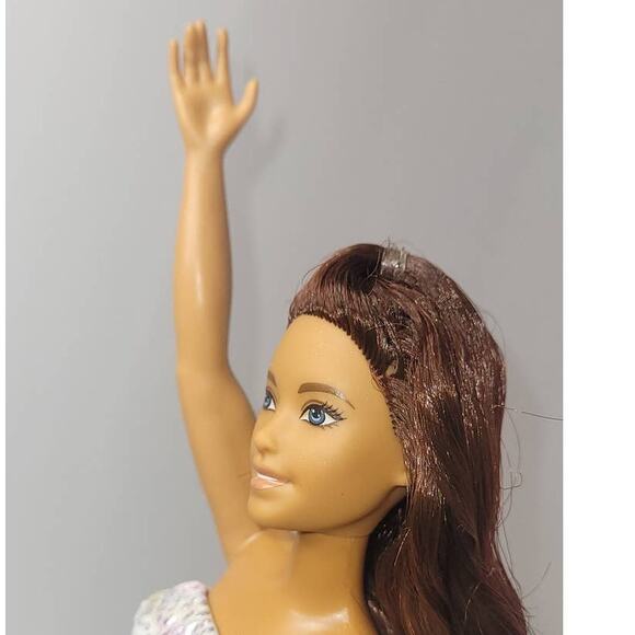 2015 Curvy Mattel's Barbie Fashionista K30HF DYY96 Full Figured Fashion Doll - Picture 3 of 9